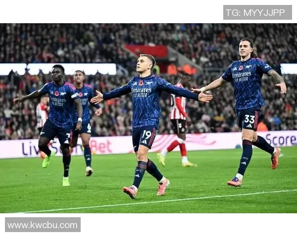 桑德兰布罗比在比赛中巧妙卡位展现出色技术与战术意识