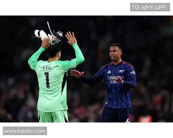 曼城逆转利物浦跻身榜首,穆里尼奥赞赏热刺表现 曼城逆转利物浦跻身榜首,穆里尼奥赞赏热刺表现